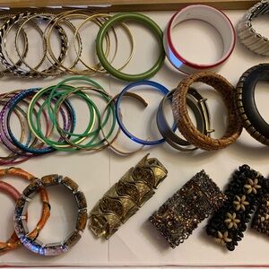 BRACELET LOT OF 40 PC.MIXED